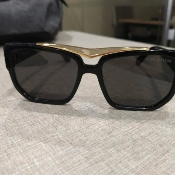 Louis Vuitton Sunglasses | Black Square Frame with Gold V Accent | Unisex - Picture 3 of 6